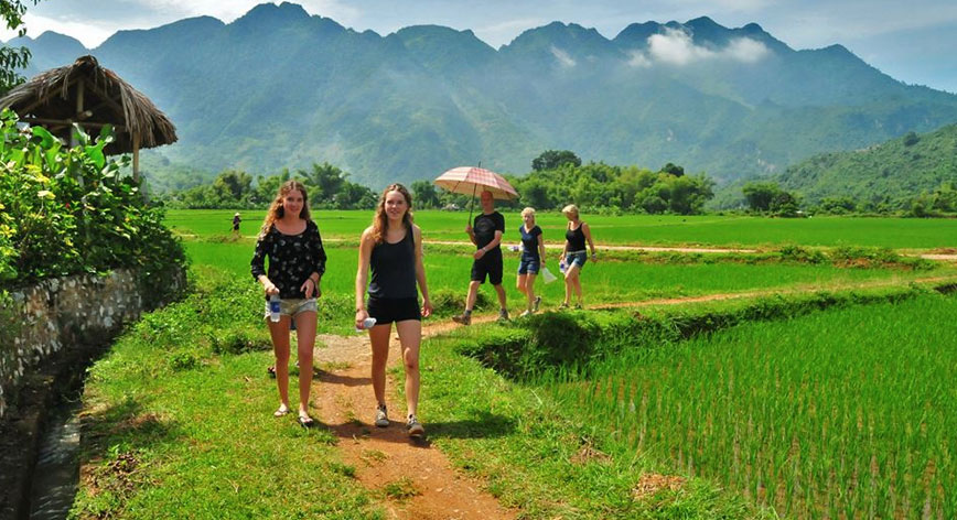 Best trekking Tours to Pu luong nature reserve 3 days 2 nights
